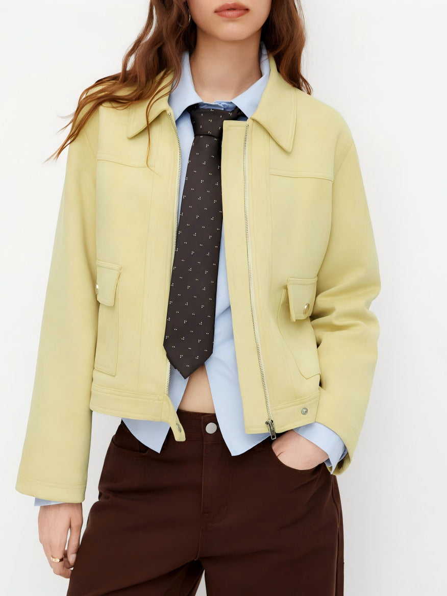 Damen Kurzjacke mit Reißverschluss, Hemdkragen und Pattentaschen – Célinea