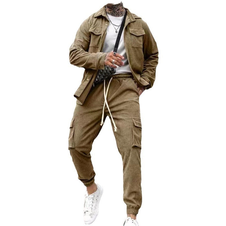 Herren modische Cargohose mit praktischem Schnitt und lässiger Jacke Echoarchiv