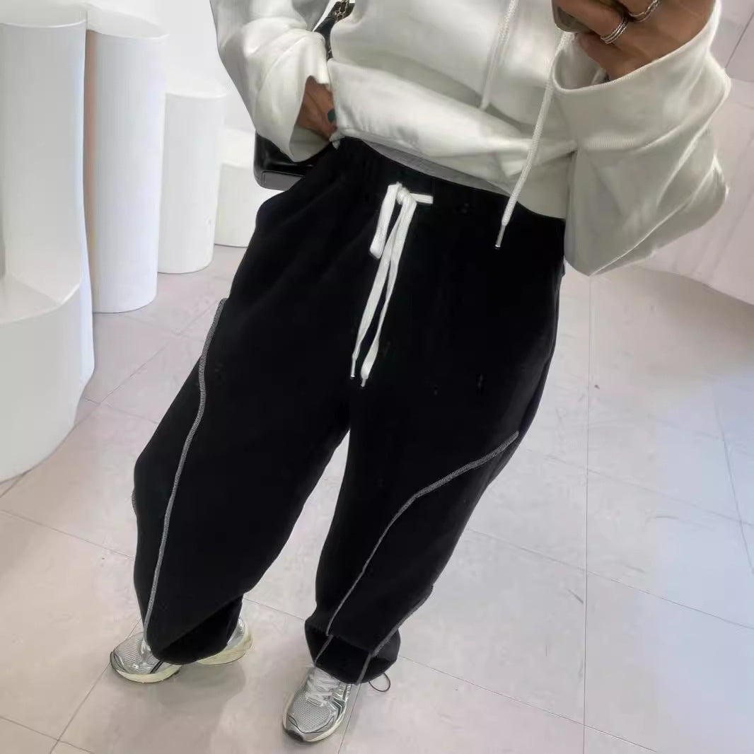 Damen Weite Sweatpants mit kontrastierenden Nahtdetails und Kordelzug – Avérine