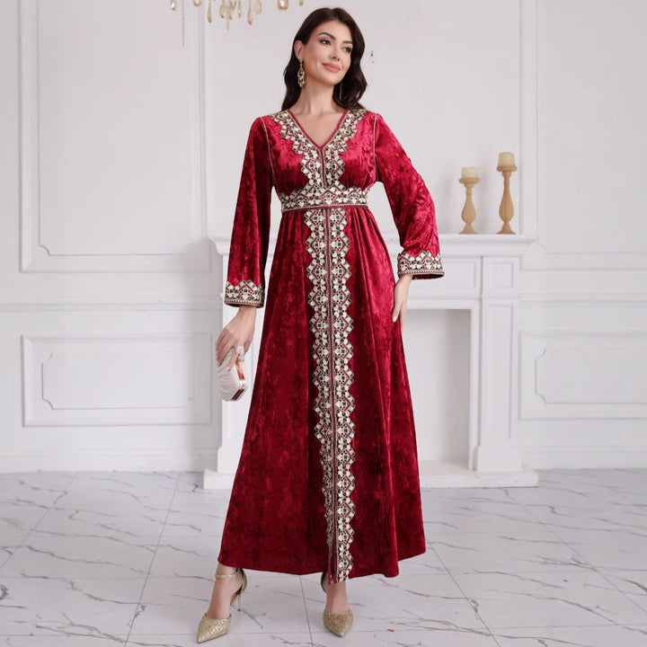Damen Samt‑Maxikleid im Kaftanstil mit bestickter Mittelblende und Taillengürtel Echoarchiv