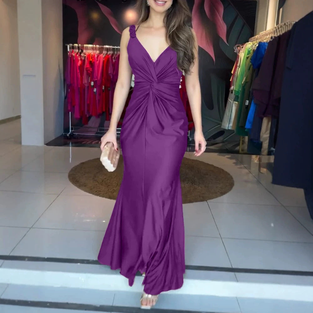 Damen elegantes Abendkleid mit raffiniertem Wickeldesign und zarten Trägerdetails Echo Archiv