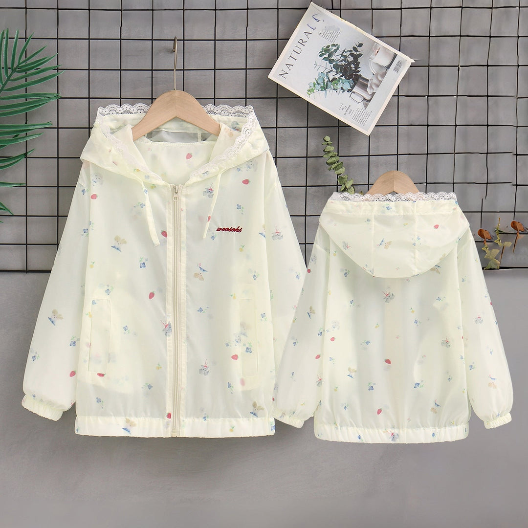 Damen nan leichte Kapuzen-Sommerjacke mit Spitzenbesatz, zartem Allover-Print und Reißverschluss Echo Archiv