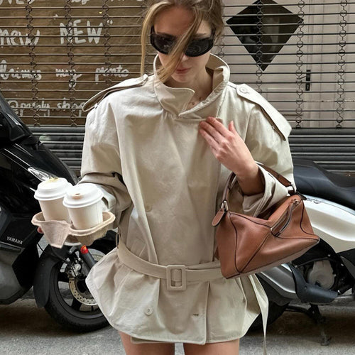 Damen Kurztrenchcoat aus Baumwollmix mit Taillengürtel & Schulterklappen Echoarchiv