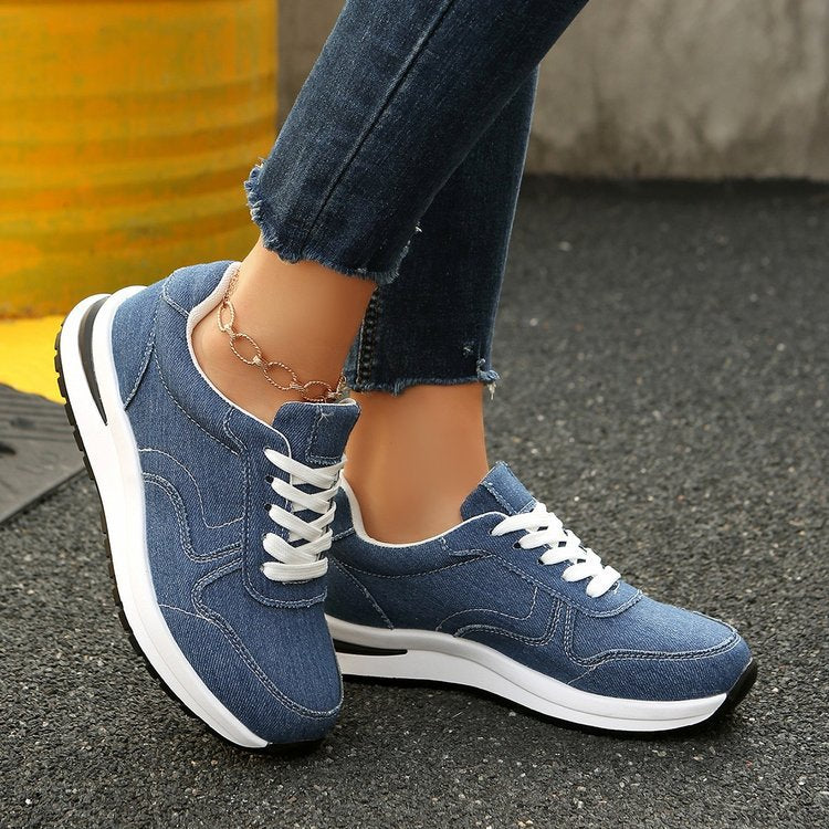 Damen leichte Sneaker im Jeanslook mit gepolstertem Komfortfußbett, stoßdämpfender EVA-Zwischensohle und profiliertem Laufsohlen-Design Echo Archiv