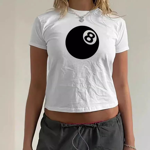 Damen cropped T-Shirt mit einzigartigem 8-Ball-Motiv und lässigem Schnitt Echo Archiv
