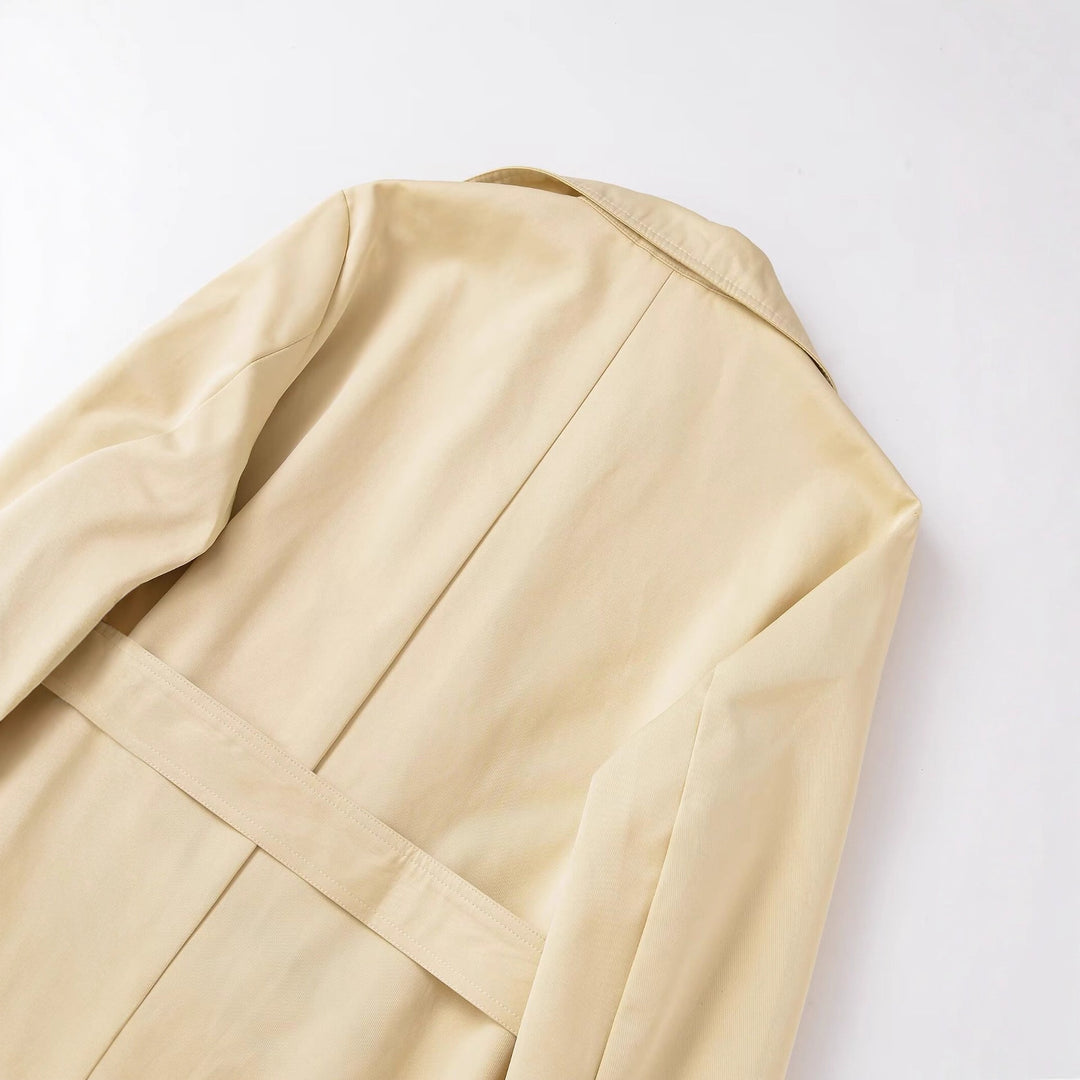 Damen Midi-Trenchcoat aus leichtem Funktionsstoff mit Bindegürtel und Sturmklappe Echoarchiv