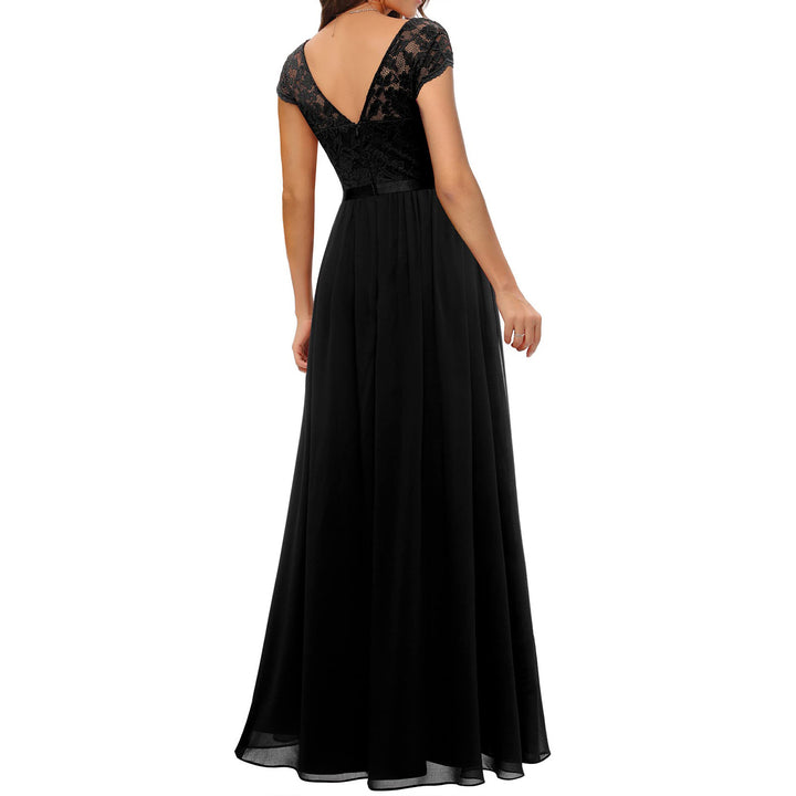 Damen Elegantes Spitzenkleid mit V-Ausschnitt Echo Archiv
