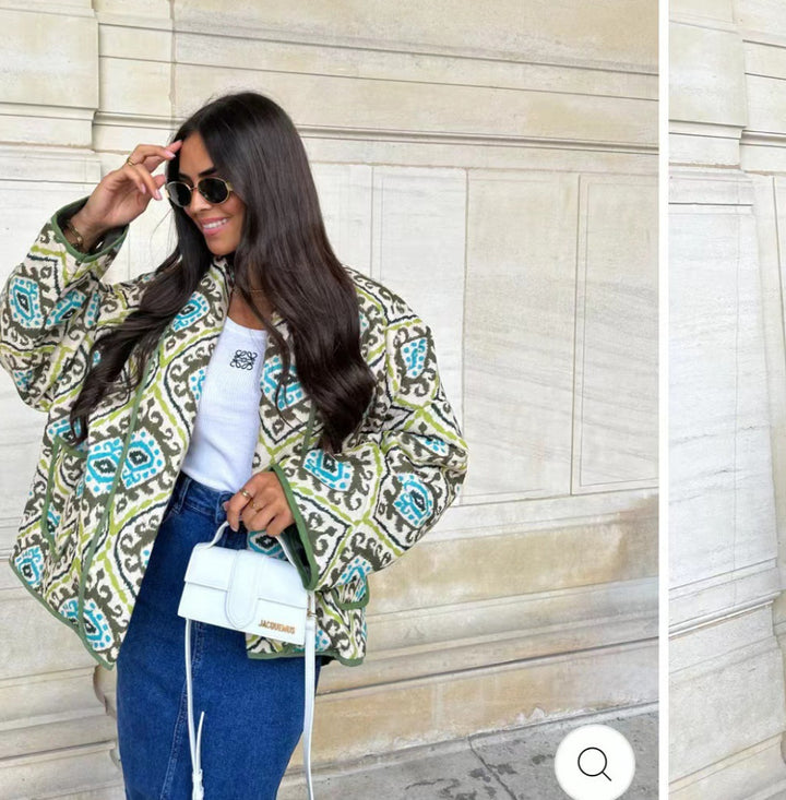 Damen Gesteppte Kimono-Jacke mit Ethno-Print, Kontrastpaspel und aufgesetzten Taschen Echo Archiv