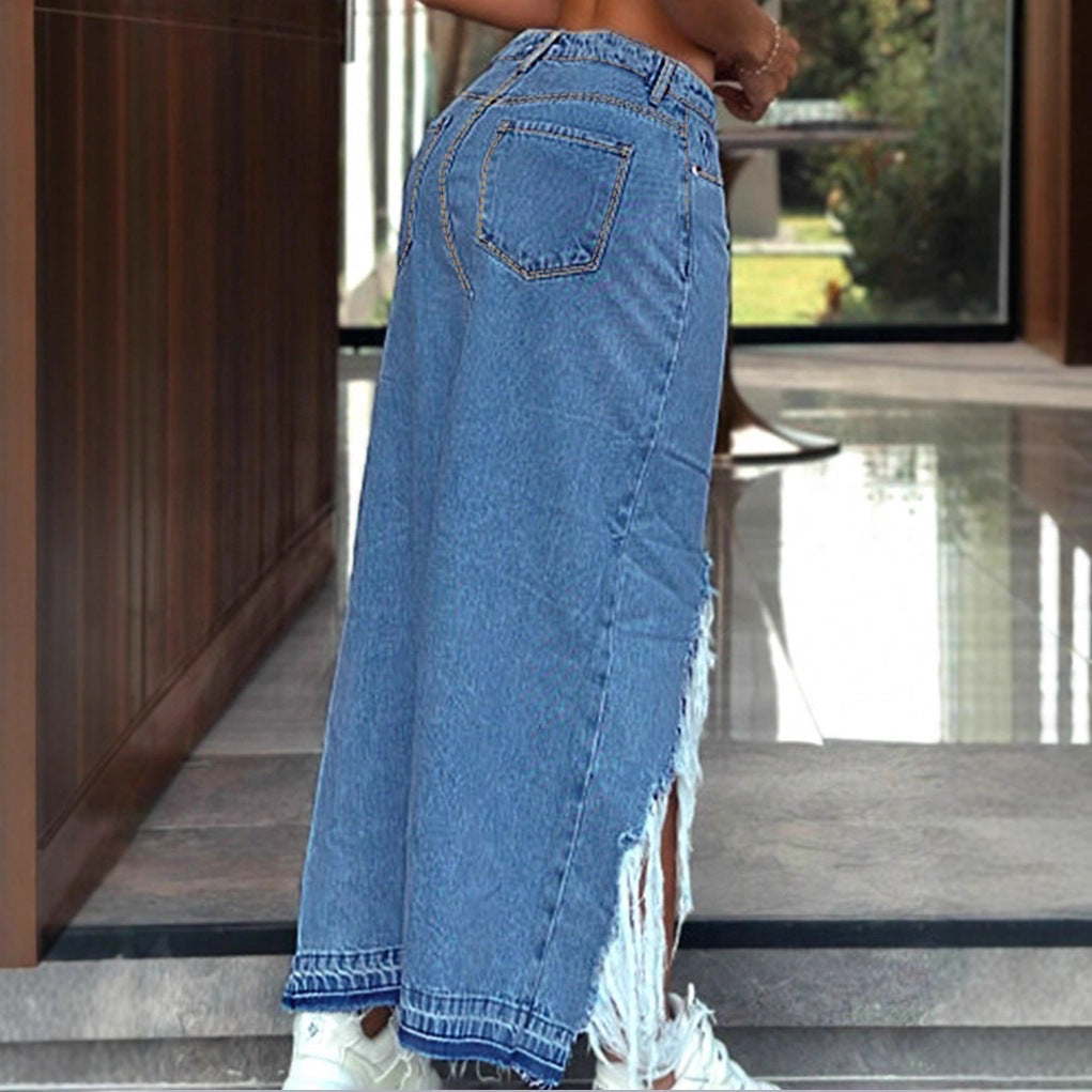 Damen Hochgeschnittener Denim-Midirock mit tiefem Vorderbeinschlitz, Destroyed-Detail und rohem Fransen-Saum Echo Archiv