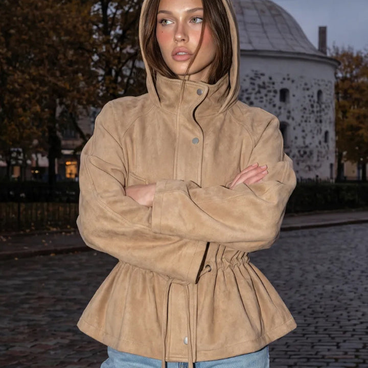 Damen Kurzjacke in Veloursleder‑Optik mit Kapuze und Taillenzug Echoarchiv