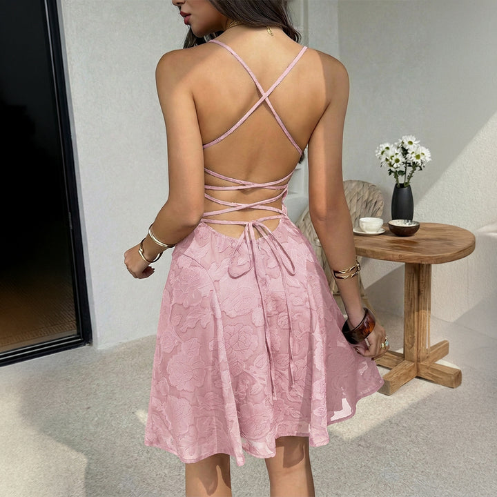 Damenkleid mit verführerischem Rückenausschnitt und Blumenmuster – Echo Archiv