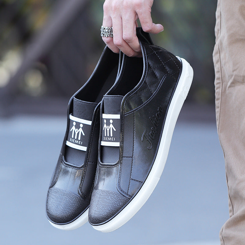 Damen Lässige Slip-On Sneaker in Lederoptik mit gesteppter Fersenpartie und kontrastierter Gummisohle Echoarhiv – Lioré