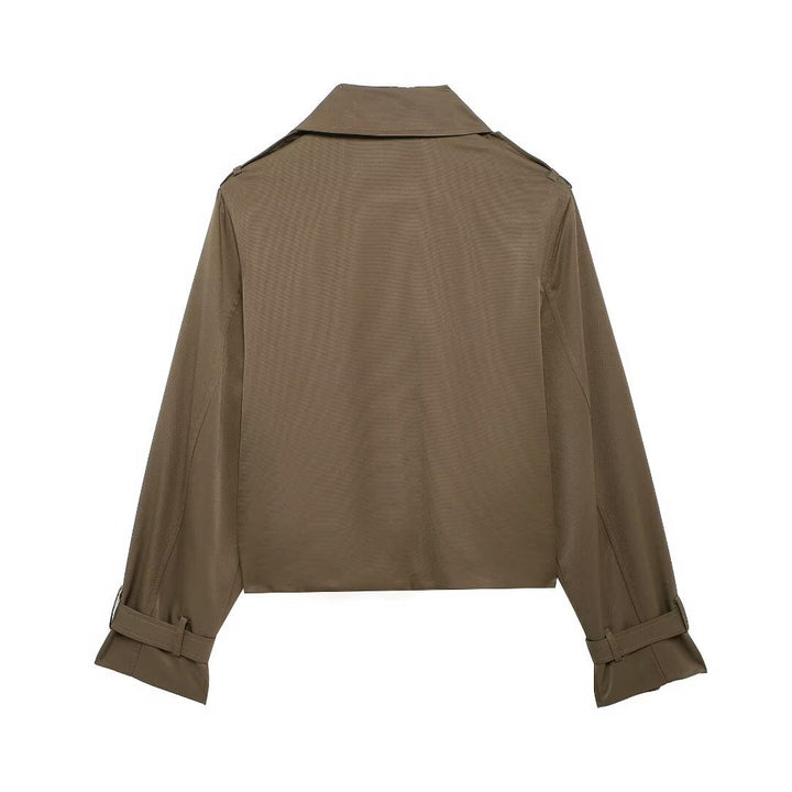Damen kurzer Cropped Trenchcoat im Boxy‑Schnitt mit doppelreihiger Knopfleiste Schulterklappen und verstellbaren Ärmelriemen – Montévia