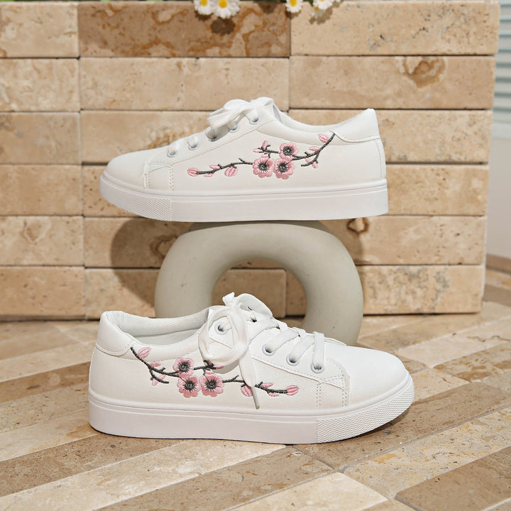 Damen Plateausneaker mit floraler Stickerei und gepolstertem Komfortfußbett – Névara