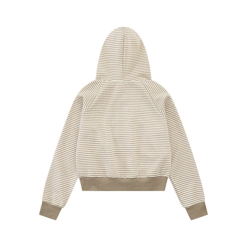 Damen gestreifte Kapuzen-Sweatjacke im Marine‑Look mit Doppelreiher‑Optik und Frontreißverschluss Echoarchiv