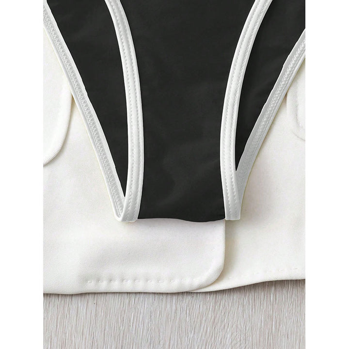 Damen Bikini-Set mit sportlichem Oberteil und hohem Beinausschnitt Echo Archiv