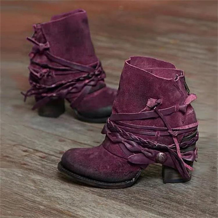 Damen Vintage Western-Ankleboots aus Velourslederoptik mit geflochtenen Zierriemen und niedrigem Blockabsatz Echo Archiv