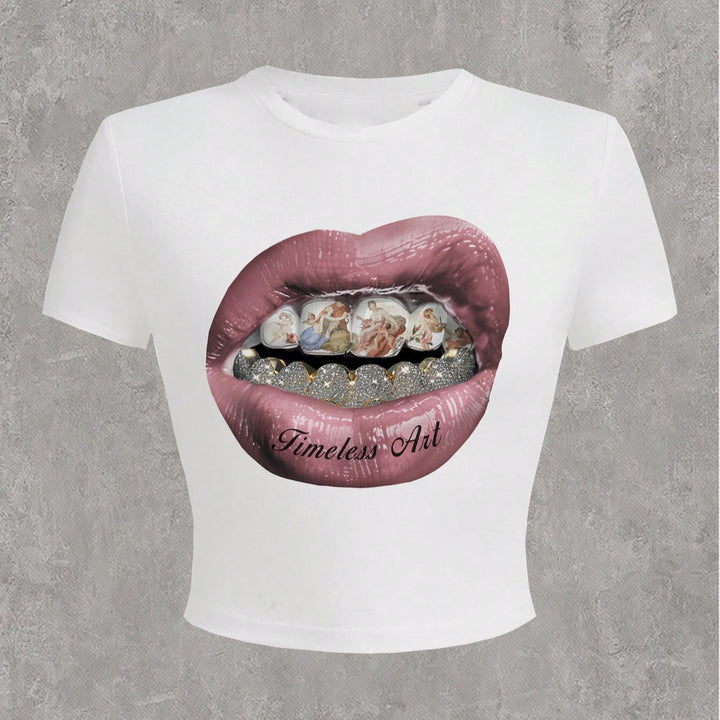 Damen Crop-T-Shirt mit kreativem Grafikdesign und einzigartigem Statement Echo Archiv