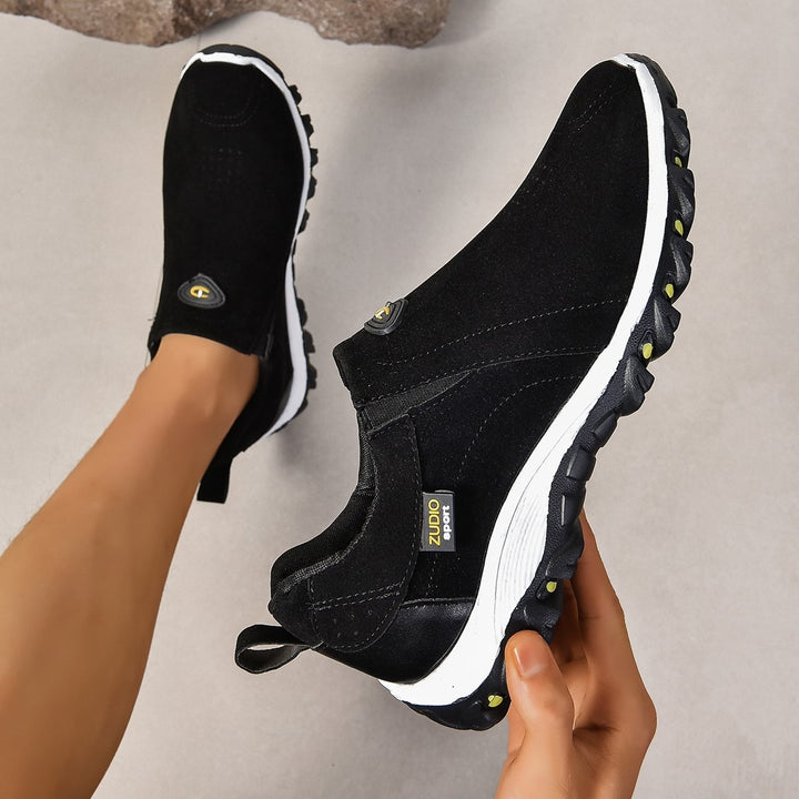 Herren Slipper-Sneaker im Wildleder-Look mit profilierter Outdoor-Laufsohle – Tavélo