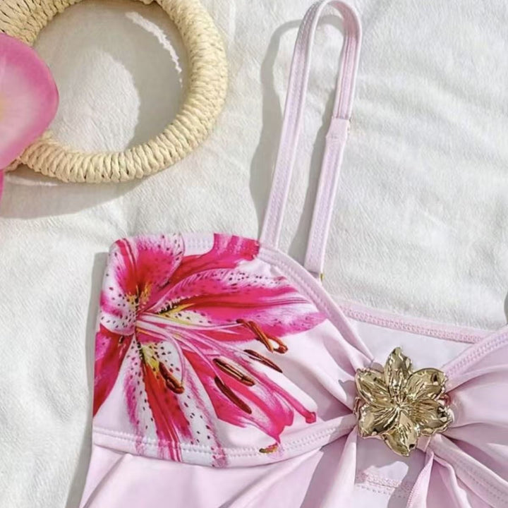 Damen Bikini-Set mit floralem Wickeldetail und eleganter Blütenapplikation Echo Archiv