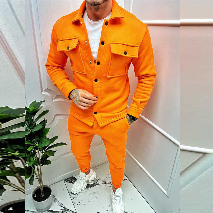 Herren stylischer Freizeitanzug mit praktischen Taschen und modernem Schnitt Echoarchiv