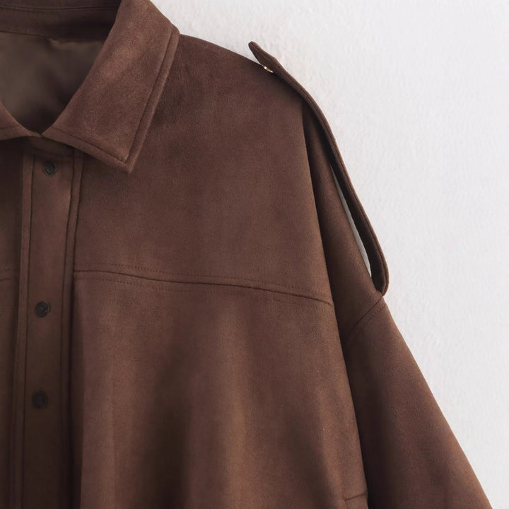 Damen Oversized Cropped Jacke in Wildlederoptik mit Cut-Out-Schultern und Tunnelzugsaum Echoarchiv