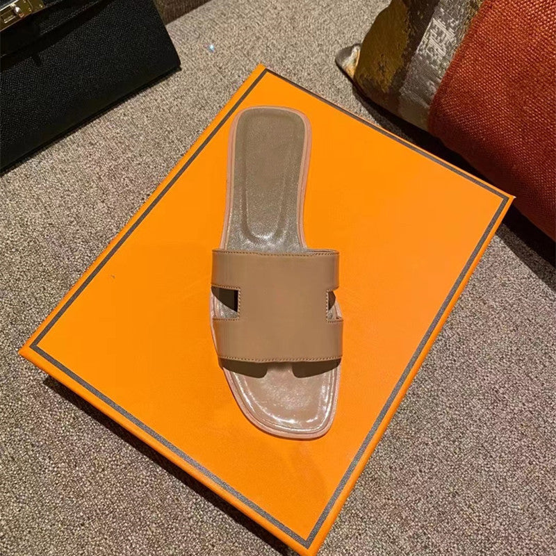 Echoarchiv | Elegante Luxussandalen Mit Ergonomischem Halt