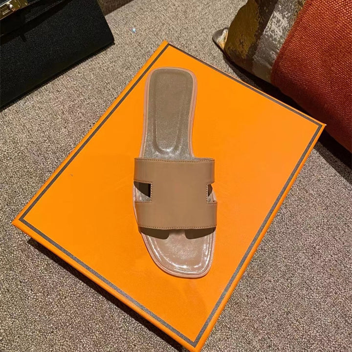 Echoarchiv | Elegante Luxussandalen Mit Ergonomischem Halt