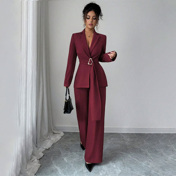 Damen Elegantes Blazer-Kostüm mit Taillengürtel Echo Archiv
