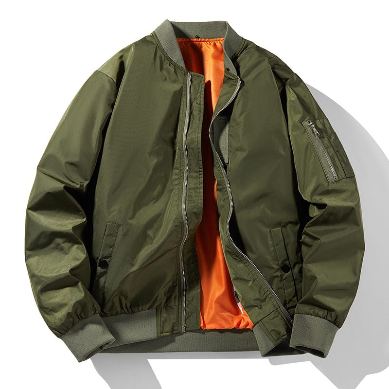 Herren Bomberjacke im Fliegerstil mit kontrastiertem Innenfutter, wasserabweisendem Nylon & Utility-Ärmeltasche Echoarchiv
