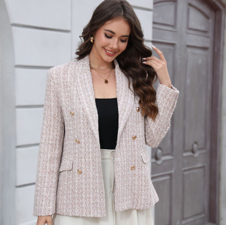 Damen Doppelreihiger Bouclé-Blazer mit Schalkragen, taillierter Silhouette und Zierknöpfen – Valéne