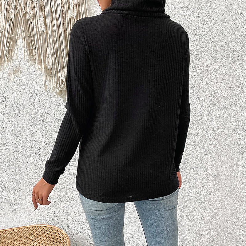 Damen gerippter Rollkragenpullover mit asymmetrischer Knopfleiste und taillierter Silhouette Echoarchiv