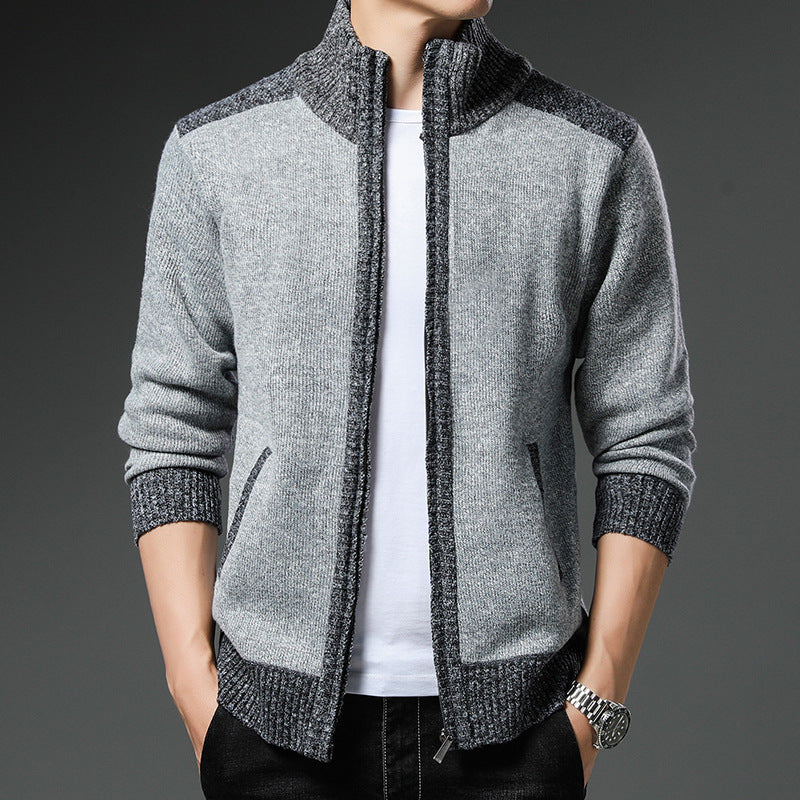 Herren Strickjacke mit hohen Kragen und praktischen Taschen Echoarchiv