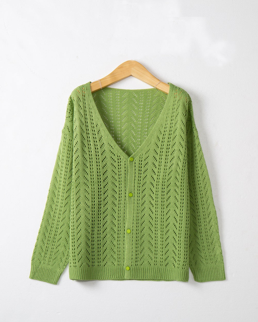 Damen Leichte Ajour-Strickjacke mit tiefem V-Ausschnitt und Knopfleiste Echo Archiv