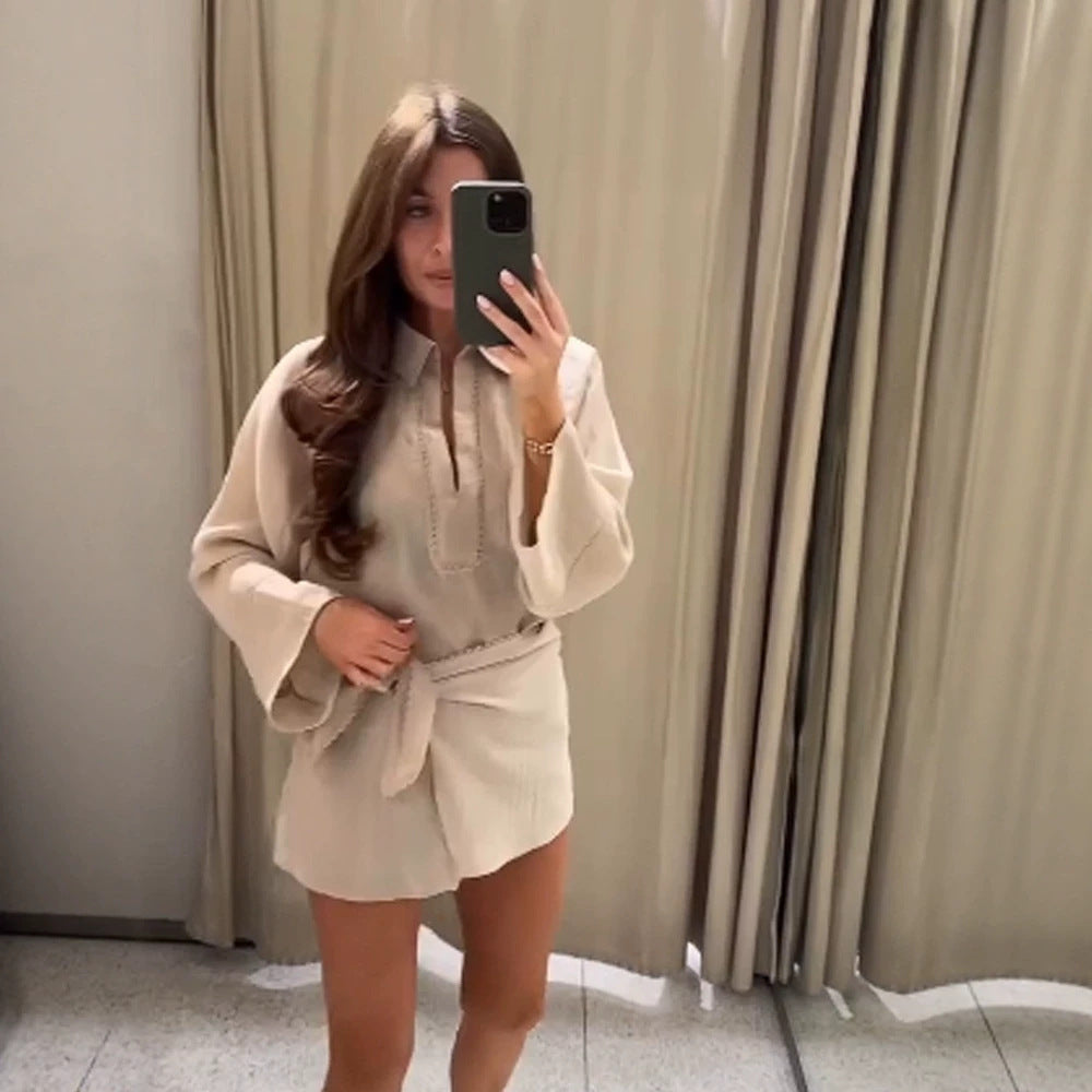 Damen Leichtes Crinkle-Zweiteiler mit Oversized-Hemd und Wickel-Minirock Echoarchiv