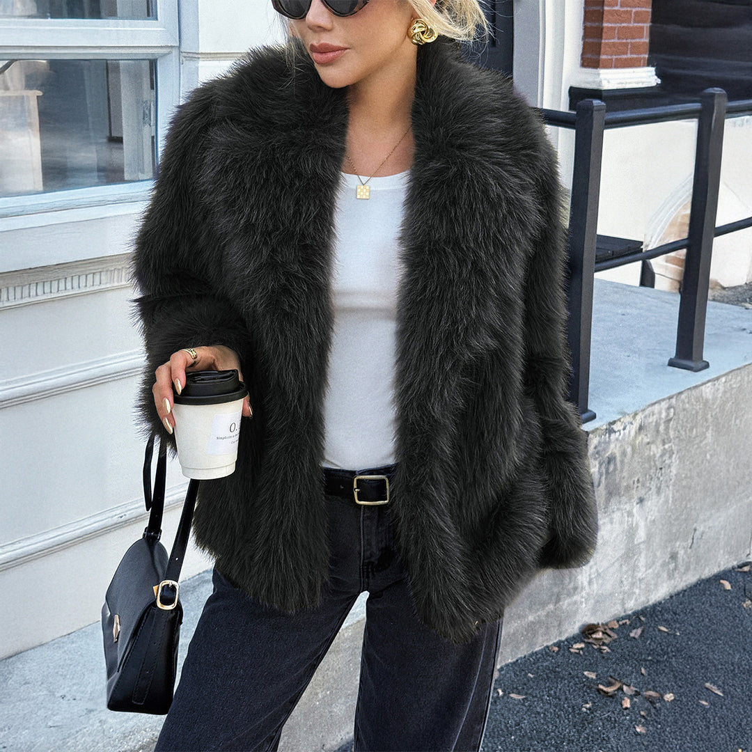 Damen kurzer Faux‑Fur Mantel mit voluminösem Schalkragen, Oversize‑Passform und weichen Textur – Avérine