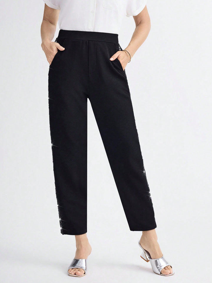 Damen Elegante gerade geschnittene Stoffhose mit elastischem Bund und seitlichem Glitzerbesatz – Avérine