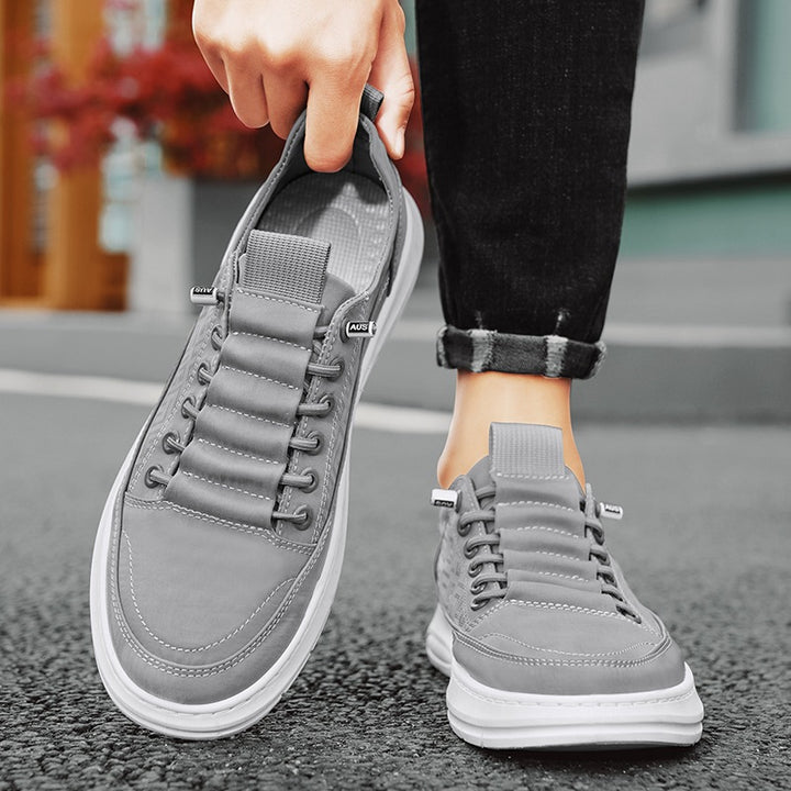 Herren Leichte Sneaker mit niedrigem Schnitt, geprägtem Muster, luftgepolsterter Sohle und gepolstertem Einstieg Echoarchiv