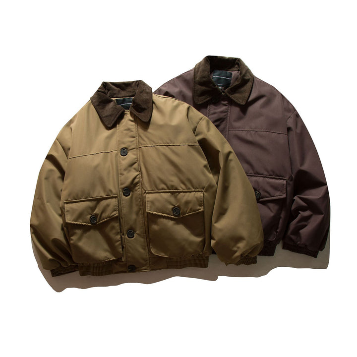 Herren Kurz geschnittener thermoisolierter Field‑Blouson mit Cordkragen und großzügigen Pattentaschen Echoarchiv