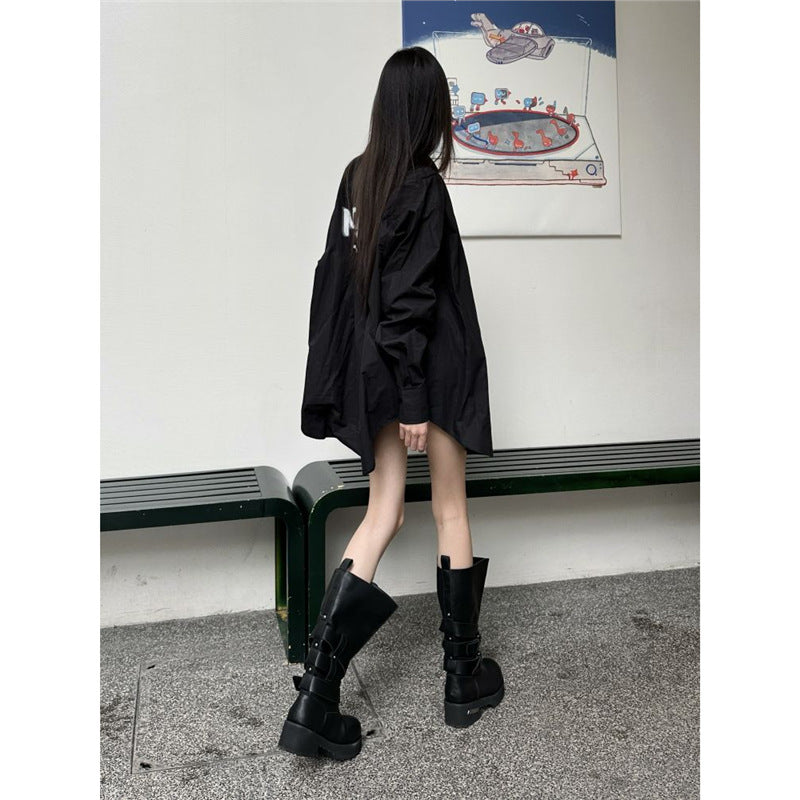 Damen wadenhohe Bikerboots mit klappbarer Manschette, doppelten Metallschnallen und geformter Plateau-Sohle – Lioré