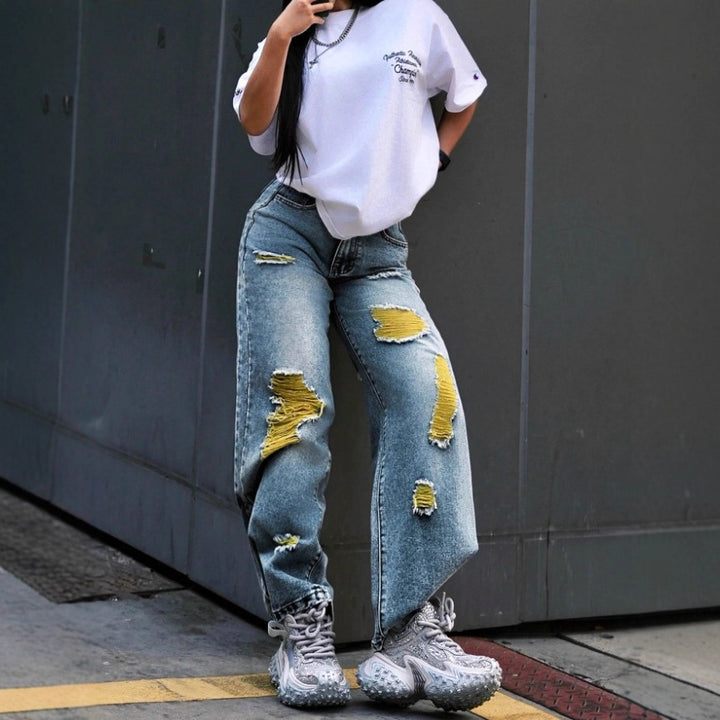 Damen weite High-Waist Jeanshose mit Destroyed-Details und kontrastierendem Unterfutter Echo Archiv
