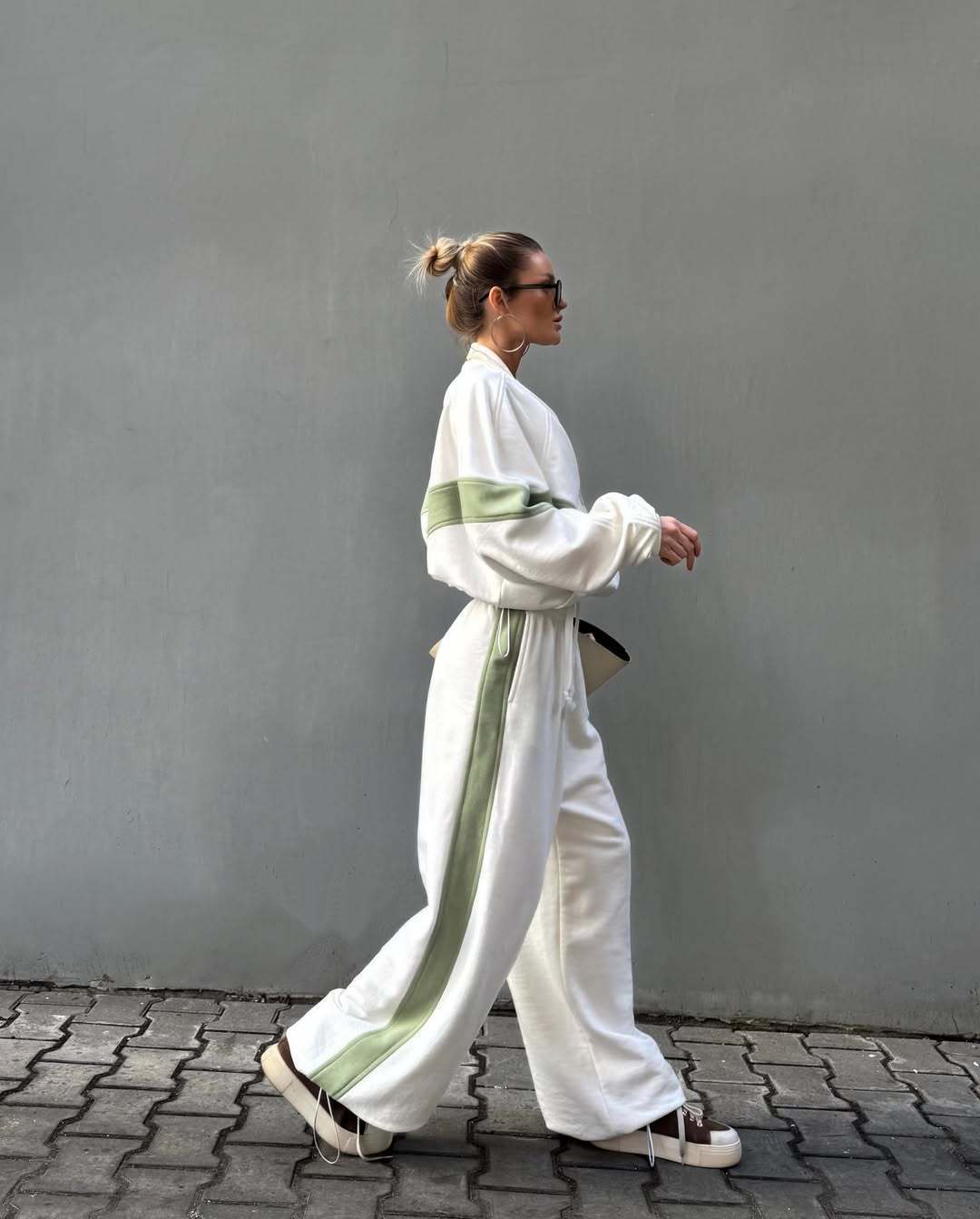 Damen leichte Oversize-Windbreakerjacke mit Kontrastpanelen, Tunnelzugbund und elastischen Bündchen – Célinea