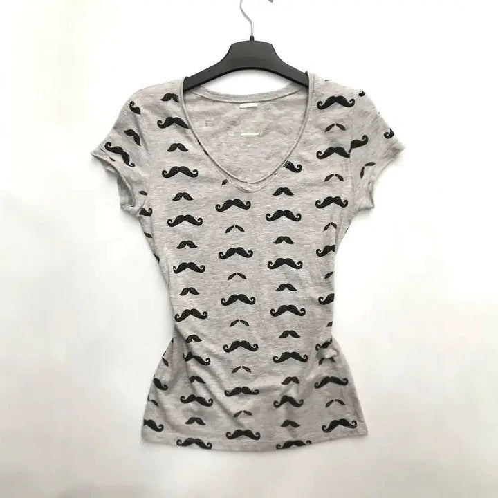 Damen T-Shirt mit kreativem Schnurrbart-Design Echo Archiv