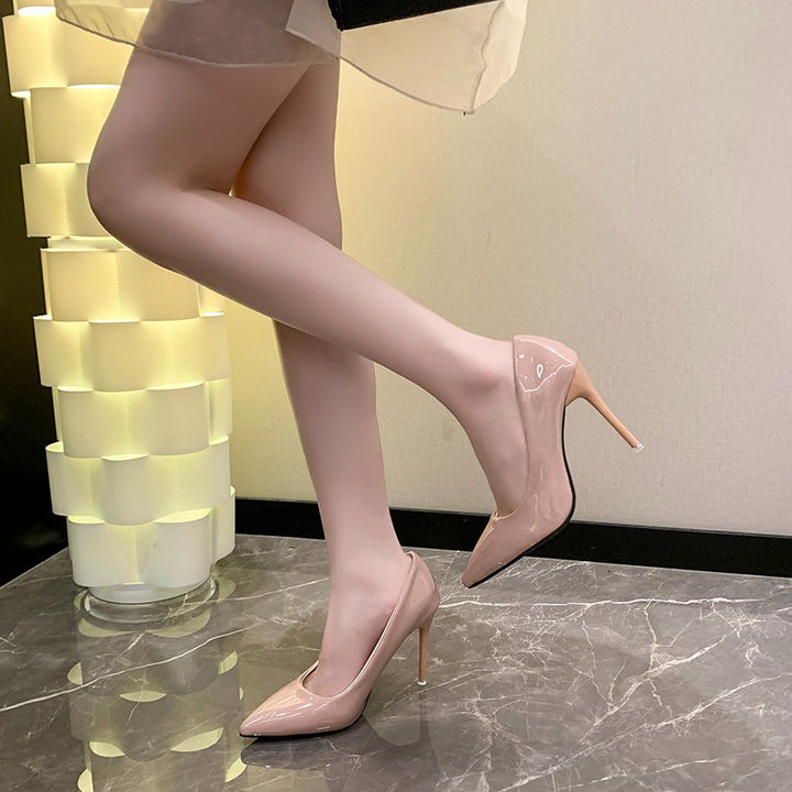 Damen Elegante Lackpumps mit spitz zulaufender Kappe und filigranem Stilettoabsatz Echo Archiv