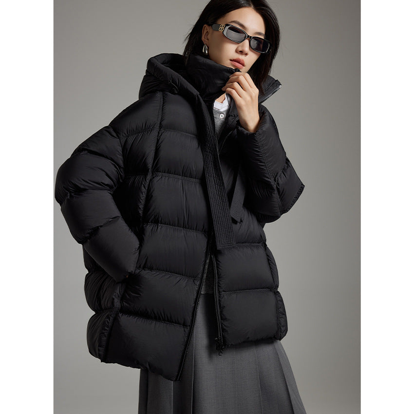 Damen Boxy-Steppjacke mit übergroßem Thermokragen und dekorativen Kordel-Details Echoarchiv