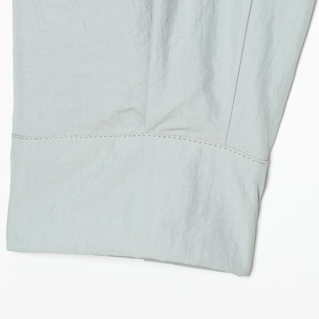 Damen Cropped‑Technikjacke mit hohem Funnelkragen und kastiger Boxy‑Silhouette Echoarchiv