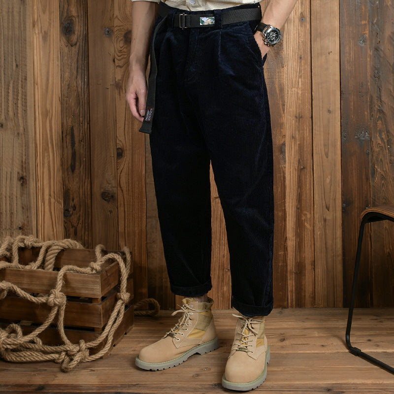 Herren Cordhose im Relaxed-Fit mit konischer Passform und Canvas-Gürtel Echoarchiv