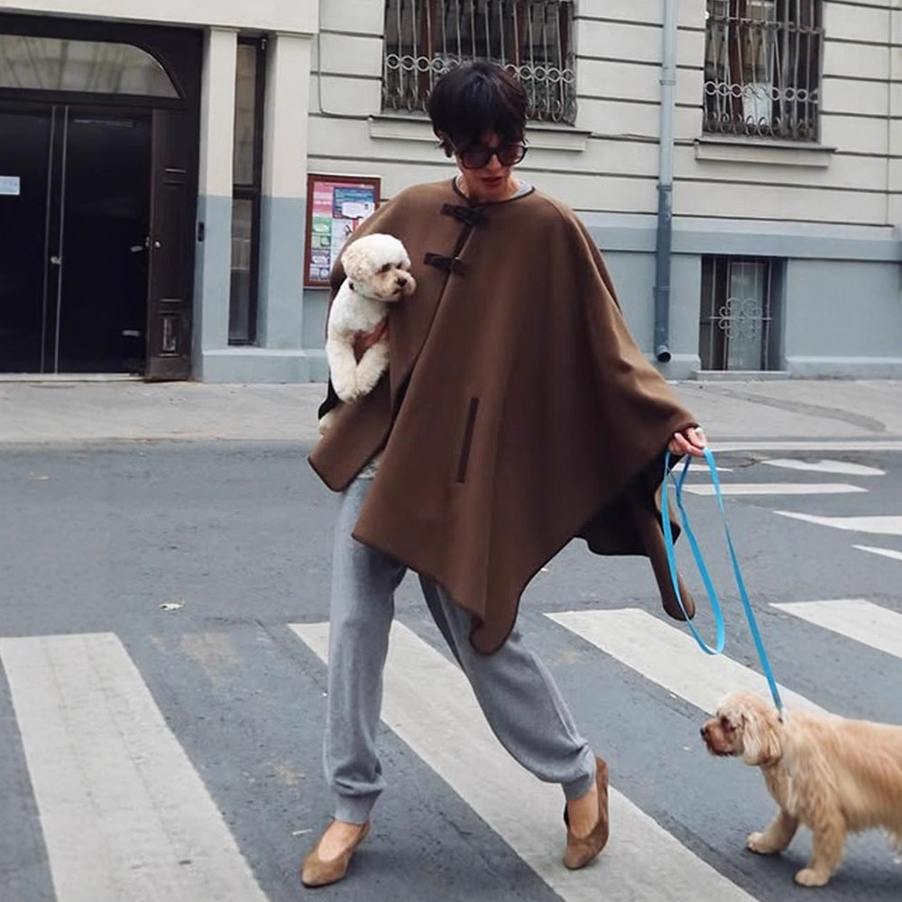 Damen Oversize Cape Mantel aus Wollmix mit hohem Stehkragen und Lederlaschen Echoarchiv