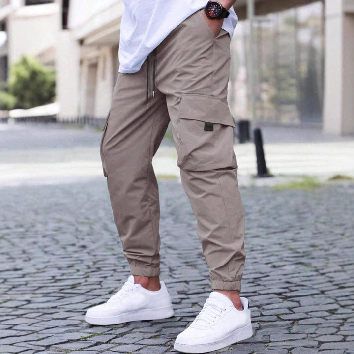 Herren Cargo-Hose mit mehreren praktischen Taschen und elastischem Bund Echoarchiv