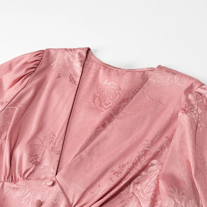 Damen Jacquard-Minikleid mit tiefem V-Ausschnitt, dekorativer Zierknopfleiste und voluminösen Ballonärmeln – Élara